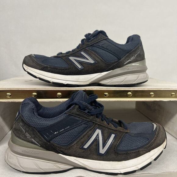 💥 New Balance 990v5 Navy Blue Running shoes 2A WIDTH  W990NV5  women 7.5  men 6 - Picture 1 of 9